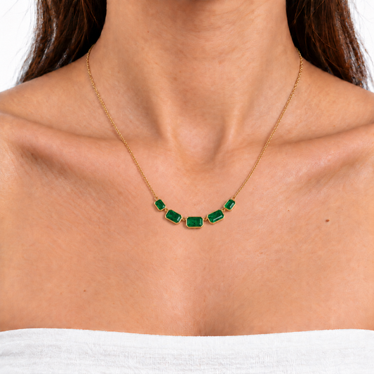Collar con esmeraldas