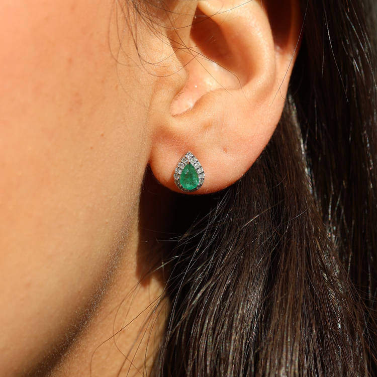 Aretes Esmeralda Pera y Diamantes
