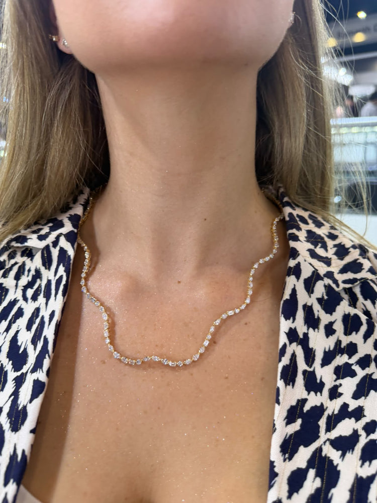 Tennis necklace multishape wavy