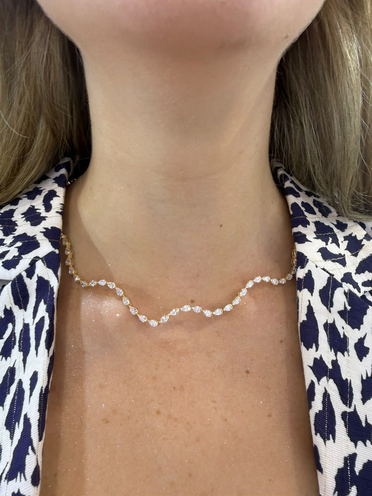 Tennis necklace pears wavy