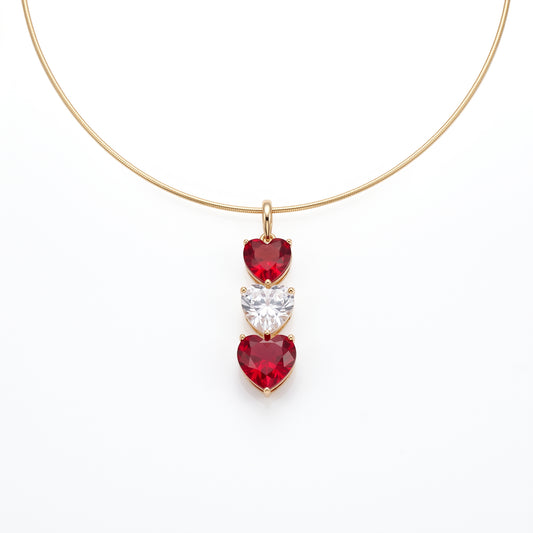 Collar triple corazón de rubí